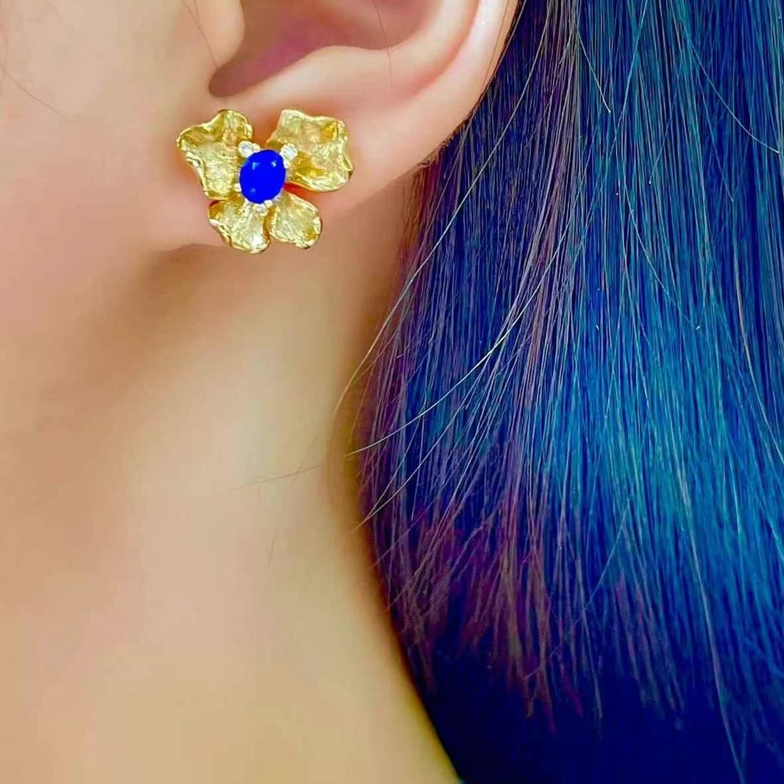 14k Gold 0.8 Ct Natural Sapphire & Diamond Earrings - 2