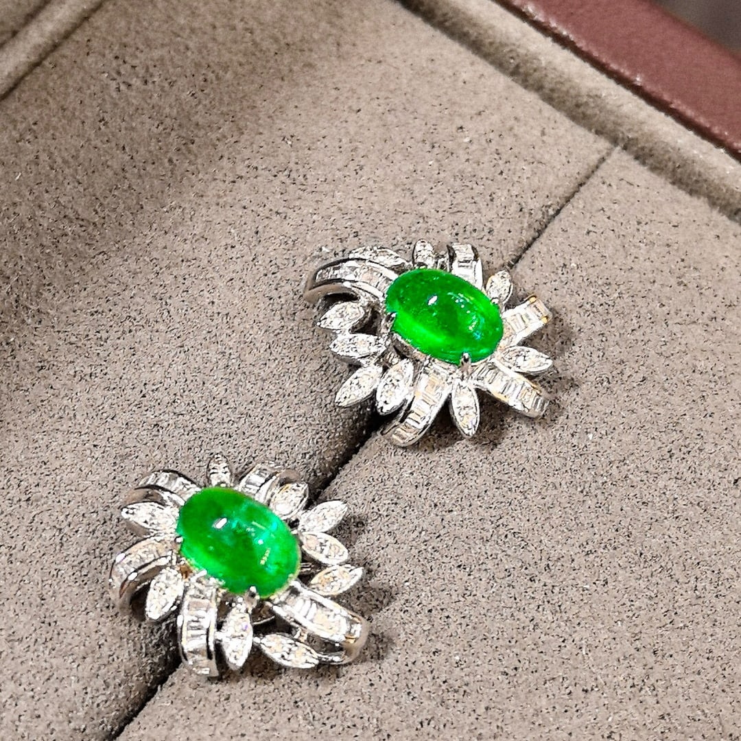 14k Gold 1.80 Ctw Vivid Green Natural Emerald & Diamond Earrings - 2