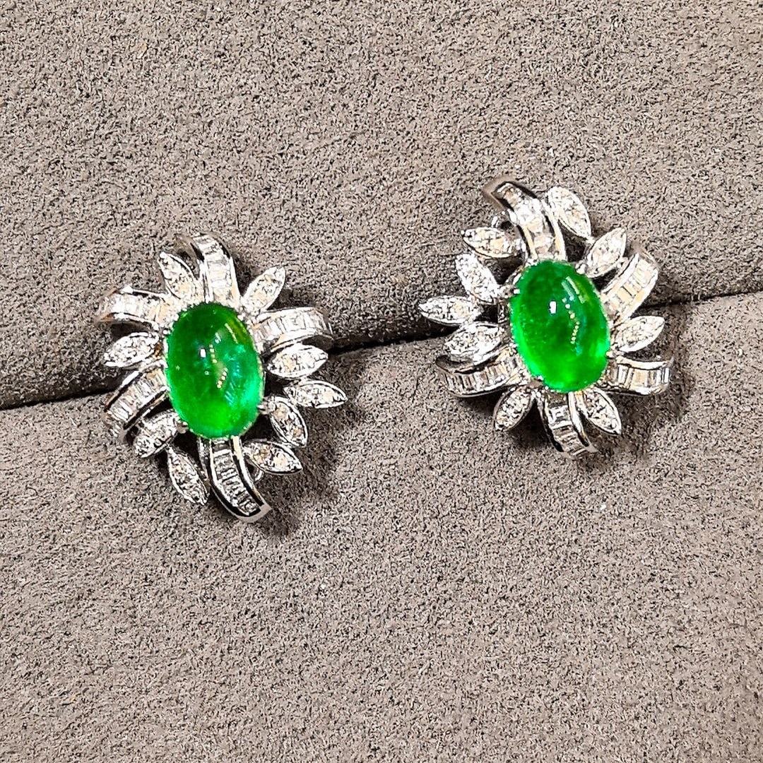 14k Gold 1.80 Ctw Vivid Green Natural Emerald & Diamond Earrings - 3