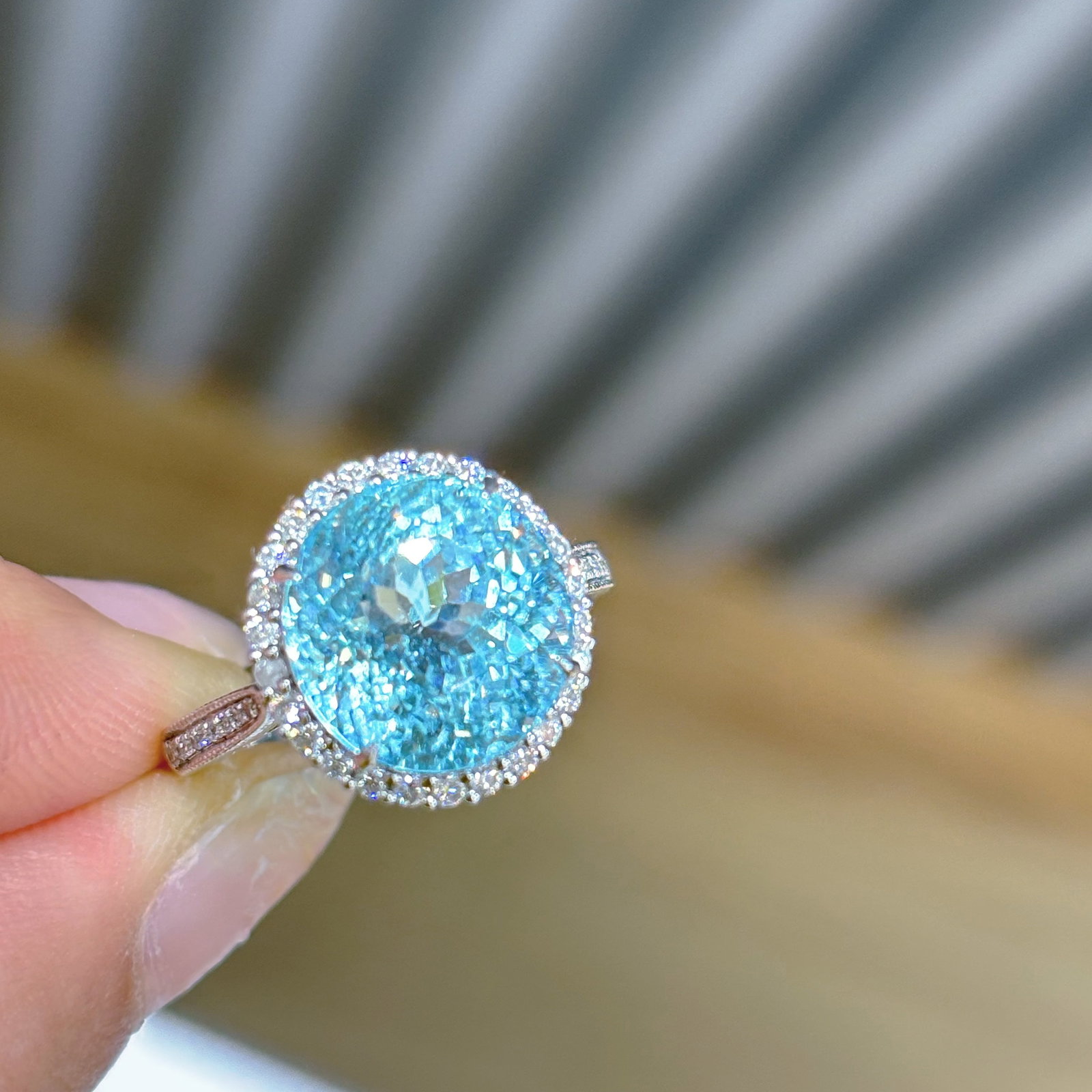 14k Gold 6 Ct Natural Aquamarine & Diamond Ring: Ref:230968256 // gold content:14k gold // ring size:7. 25us // // main gemstone:aquamarine // shape:round // carat weight:6ct // color:santa maria color // treatment:natural // cut grade:g // //