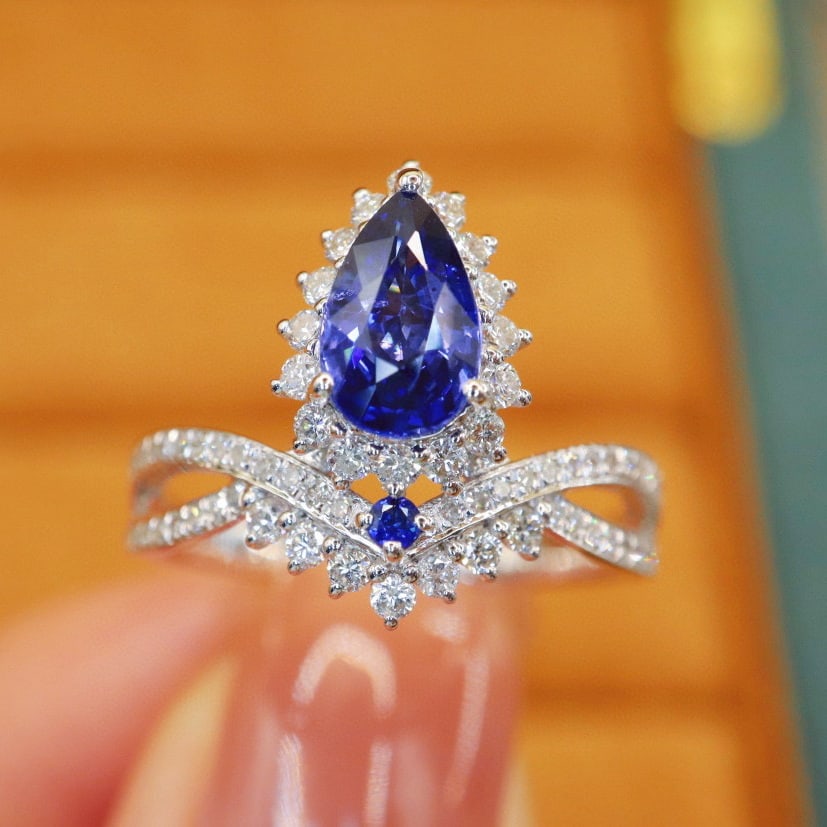 14k Gold 1.66 Ctw Natural Sapphire & Diamond Ring: Ref:230968305 // gold content:14k gold // ring size:7. 25us // // main gemstone:sapphire // shape:pear // carat weight:1. 16ct // color:royal blue // treatment:natural // // adjacent gemstone 2 :