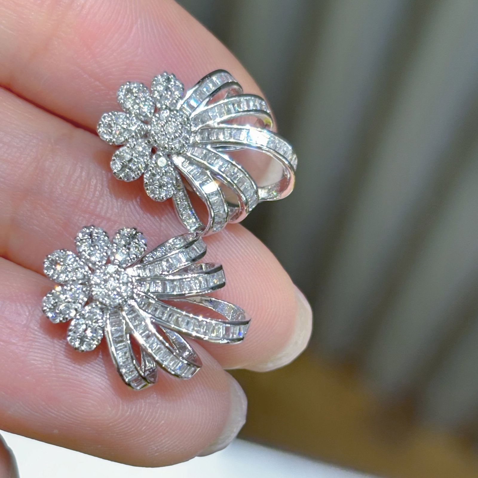 14k Gold 1.1 Ct Natural H Diamond Earrings - 3