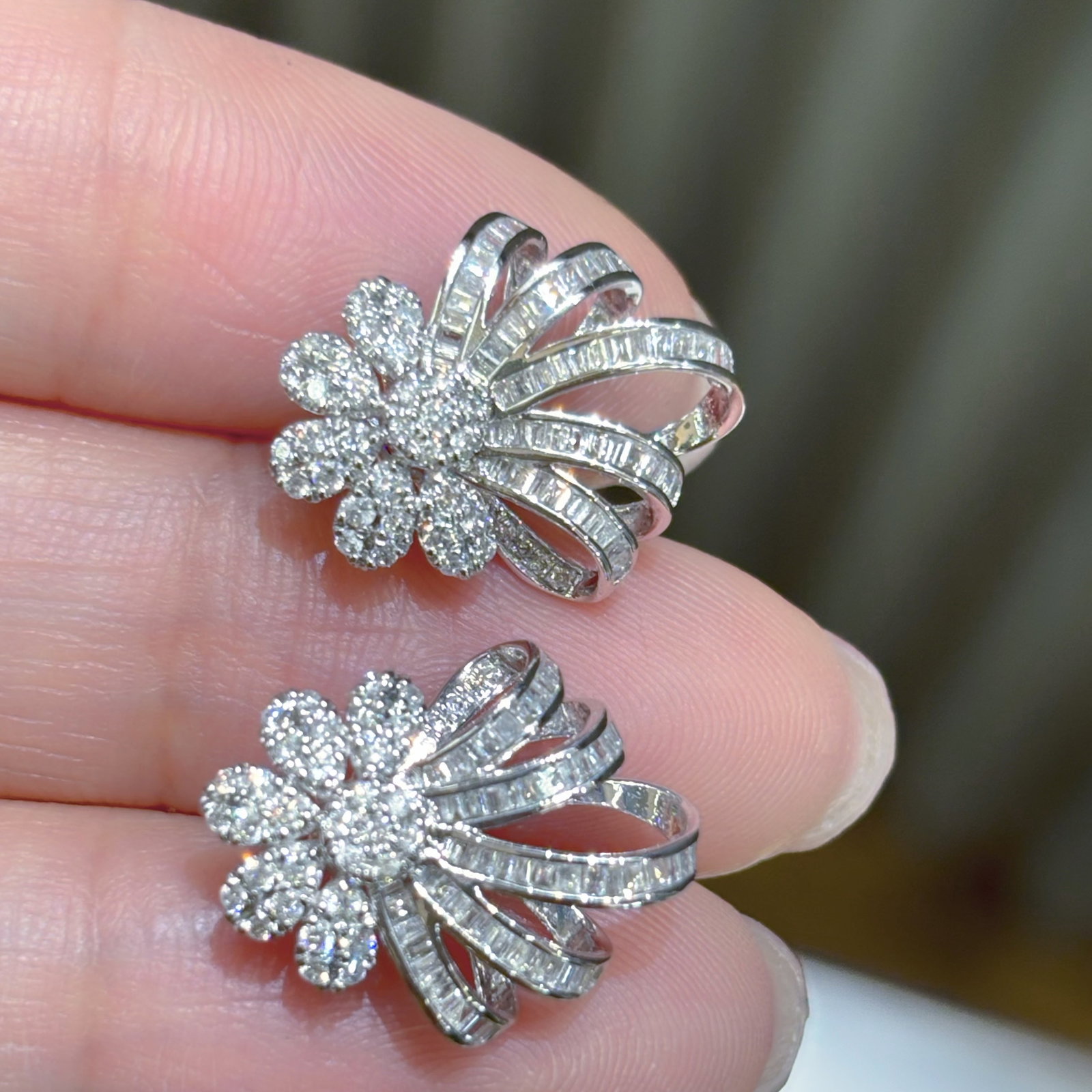 14k Gold 1.1 Ct Natural H Diamond Earrings - 4