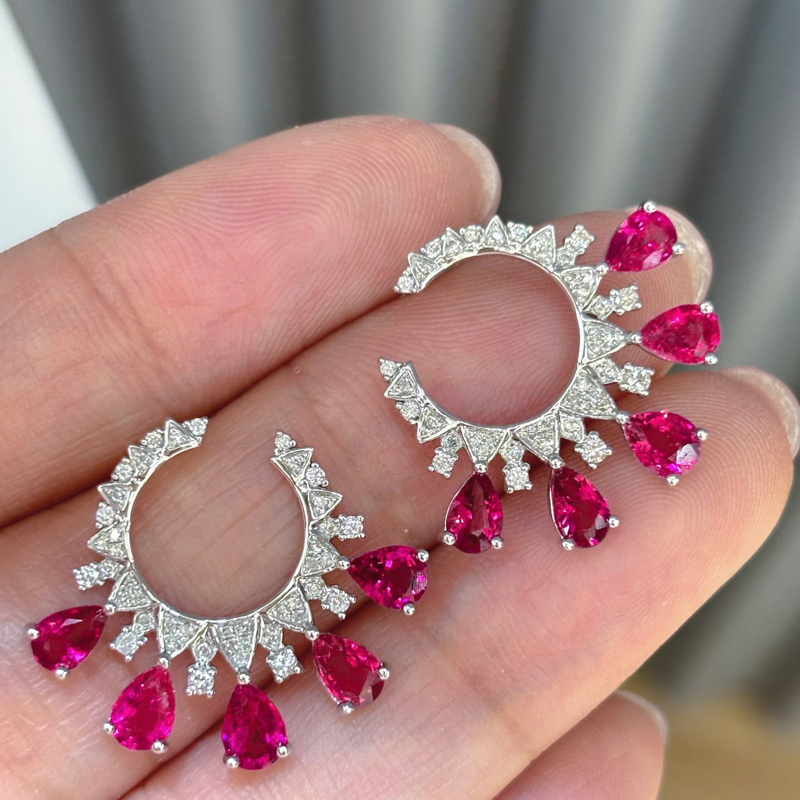 14k Gold 3 Ct Natural Tourmaline & Diamond Earrings: Ref:230968362 // gold content:14k gold // main gemstone:tourmaline // shape:pear // carat weight:3ct // color:red // treatment:natural // // adjacent gemstone 2 : diamond // shape:round // clarity