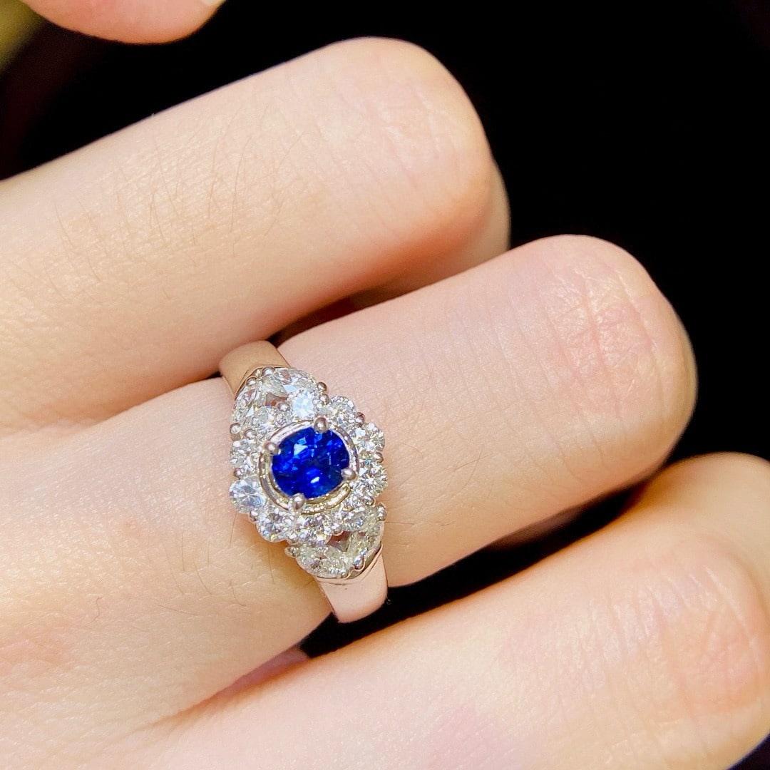 14k Gold 1.05 Ctw Vivid Blue Natural Sapphire & Diamond Ring - 7