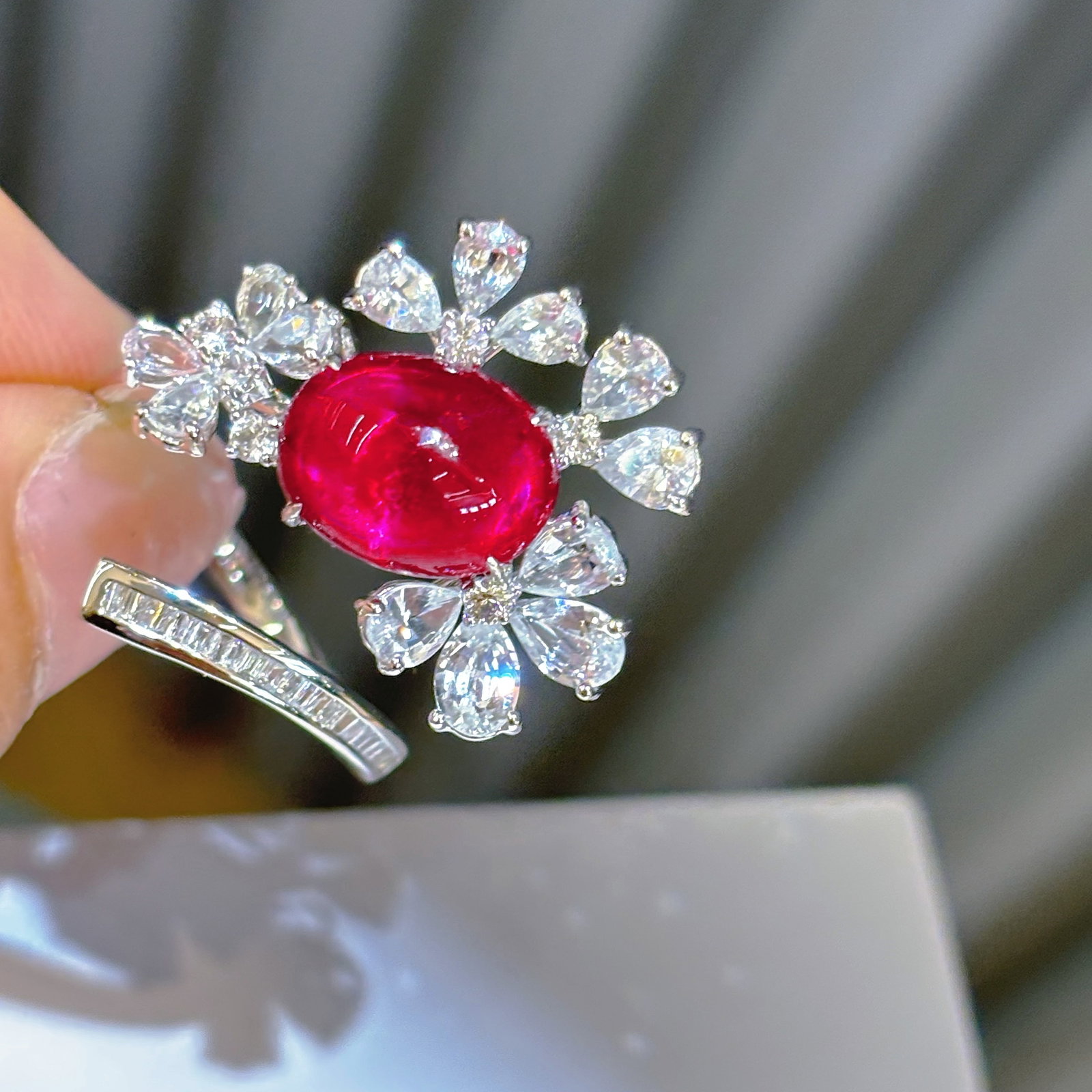 14k Gold 3.5 Ct Natural Tourmaline & Diamond & Sapphire Ring: Ref:230968350 // gold content:14k gold // ring size:7. 25us // // main gemstone:tourmaline // shape:oval // carat weight:3. 5ct // color:red // treatment:natural // // adjacent gemstone 2 : diamond