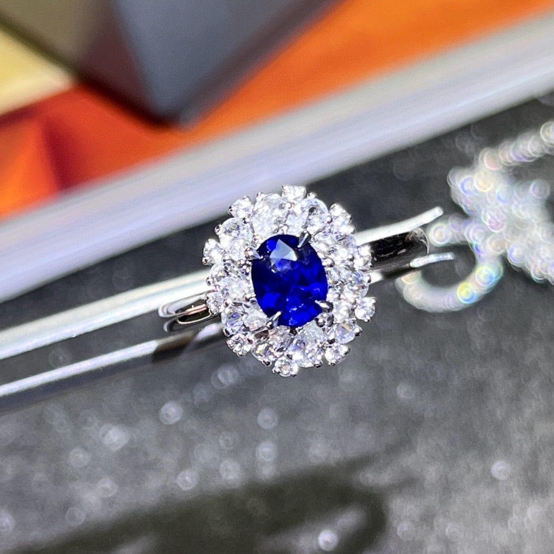 14k Gold 0.84 Ct Natural Sapphire & Sapphire Ring: Ref:230968411 // gold content:14k gold // ring size:7. 25us // // main gemstone:sapphire // shape:oval // carat weight:0. 84ct // color:royal blue // treatment:natural // // adjacent gemstone 2 :