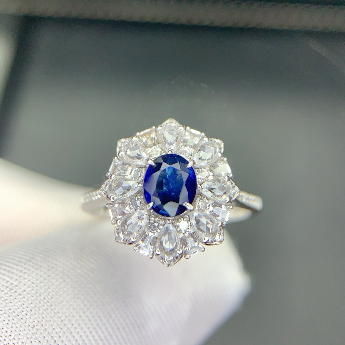 14k Gold 0.7 Ct Natural Sapphire & Diamond & Sapphire Ring: Ref:230968397 // gold content:14k gold // ring size:7. 25us // // main gemstone:sapphire // shape:oval // carat weight:0. 7ct // color:blue // treatment:natural // // adjacent gemstone 2 : diamond //