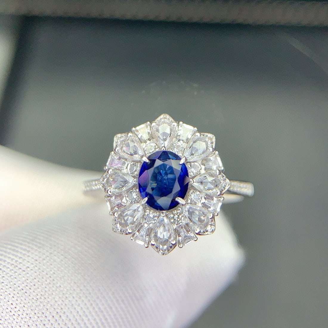 14k Gold 0.7 Ct Natural Sapphire & Diamond & Sapphire Ring - 5