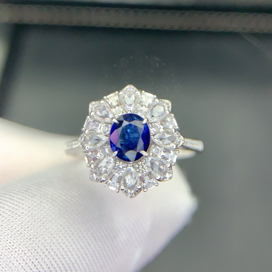 14k Gold 0.7 Ct Natural Sapphire & Diamond & Sapphire Ring - 7