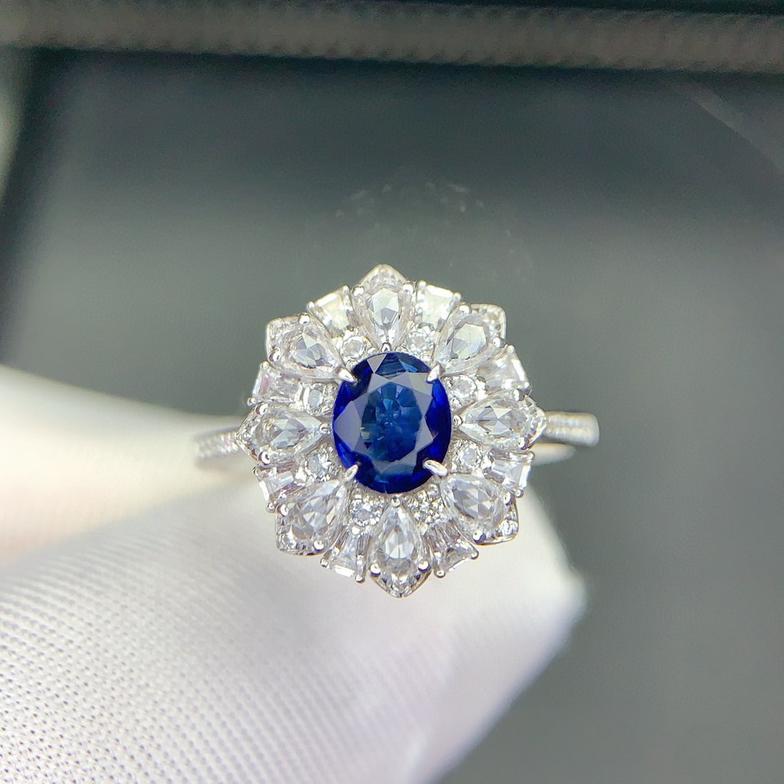 14k Gold 0.7 Ct Natural Sapphire & Diamond & Sapphire Ring - 8