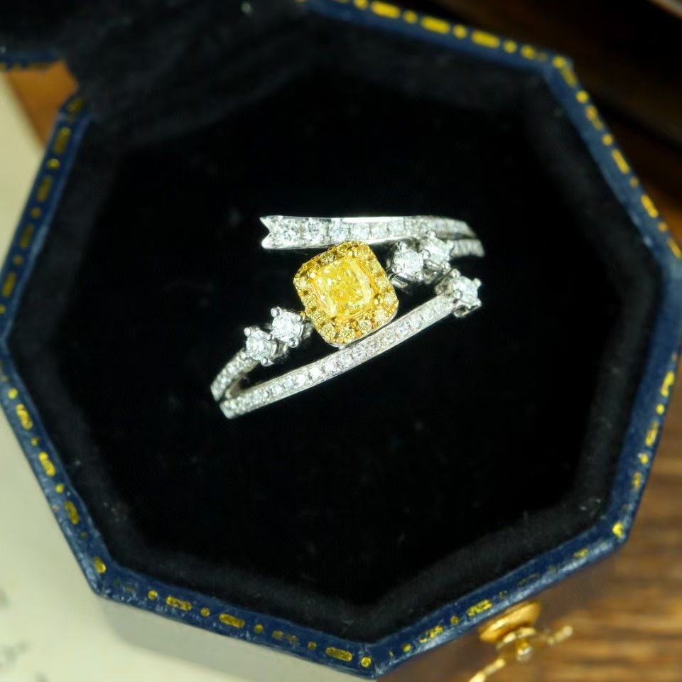 14k Gold 0.55 Ctw Natural Yellow Diamond & Diamond Ring - 3