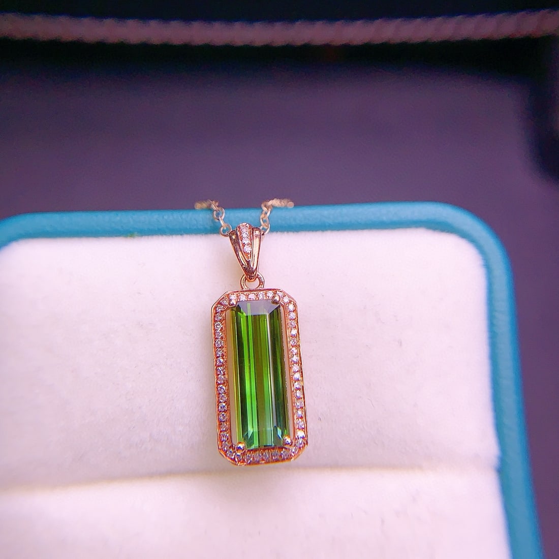 14k Gold 2.1 Ct Natural Tourmaline & Diamond Pendant( Without Chain ): Ref:230968384 // gold content:14k gold // main gemstone:tourmaline // shape:octagonal // carat weight:2. 1ct // color:green // treatment:natural // // adjacent gemstone 2 : diamond // shape:round // c