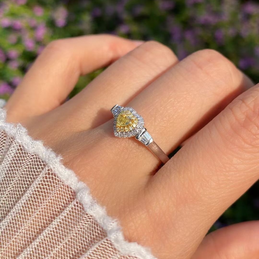 14k Gold 0.37 Ctw Natural Yellow Diamond & Diamond Ring - 3