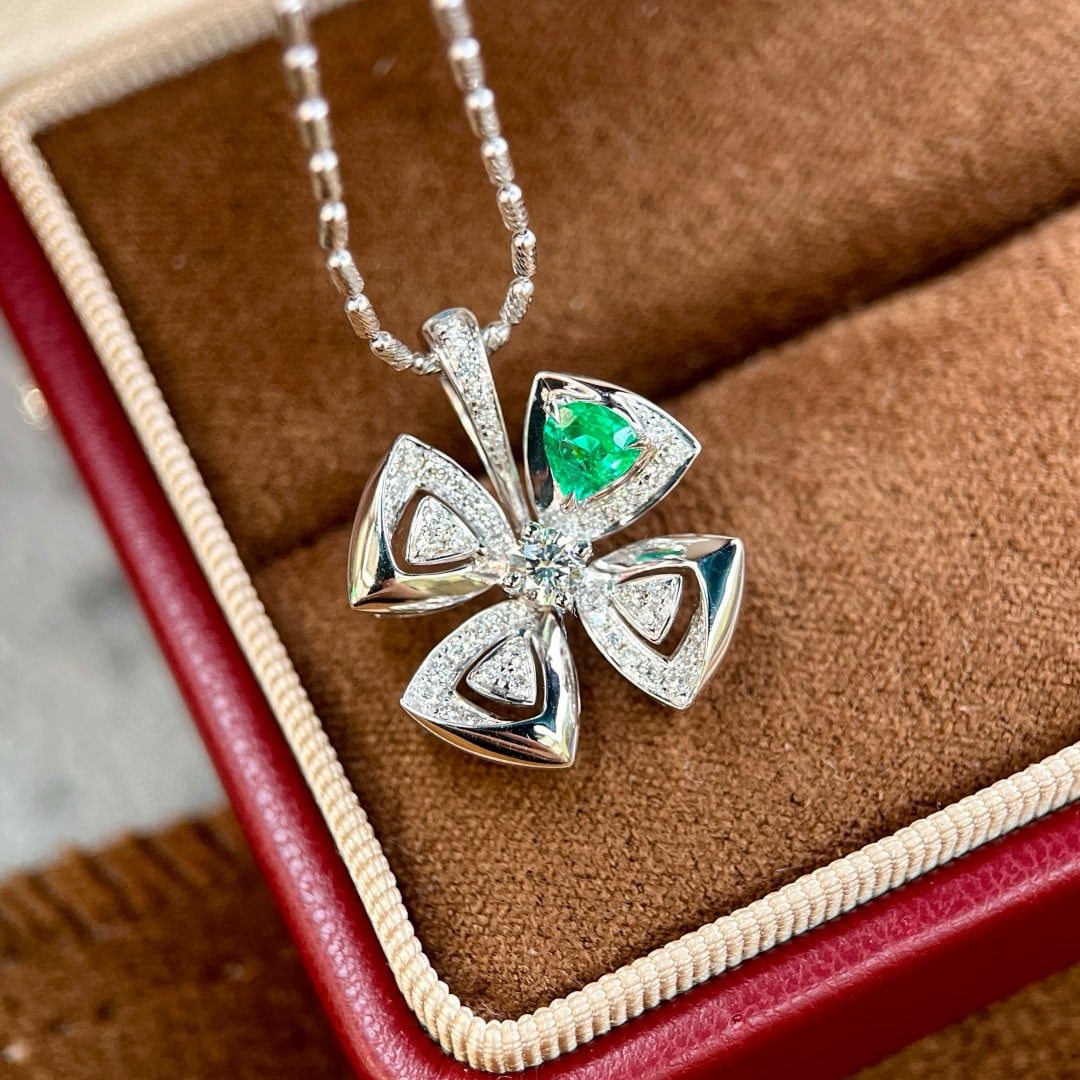 14k Gold 0.61 Ctw Vivid Green Natural Emerald & Diamond Pendant( Without Chain ) - 2