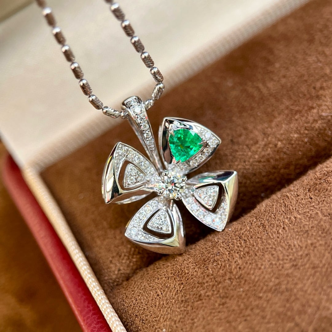 14k Gold 0.61 Ctw Vivid Green Natural Emerald & Diamond Pendant( Without Chain ) - 3