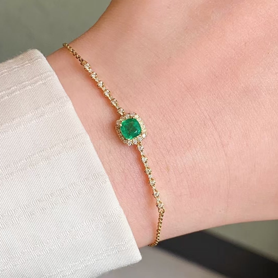 14k Gold 0.71 Ctw Vivid Green Natural Emerald & Diamond Bracelet - 8
