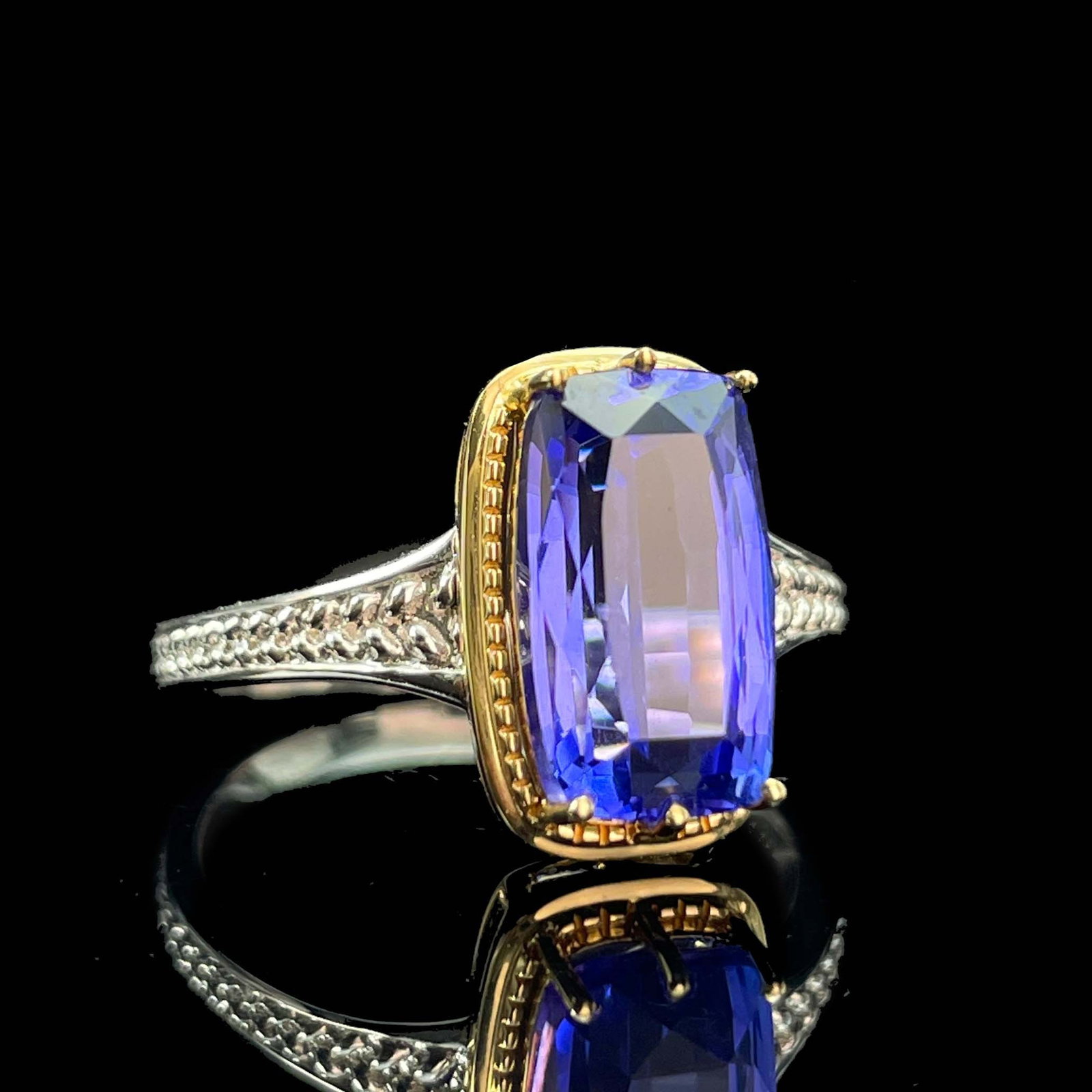 14k Gold 3.07 Ct Natural Tanzanite Ring - 4