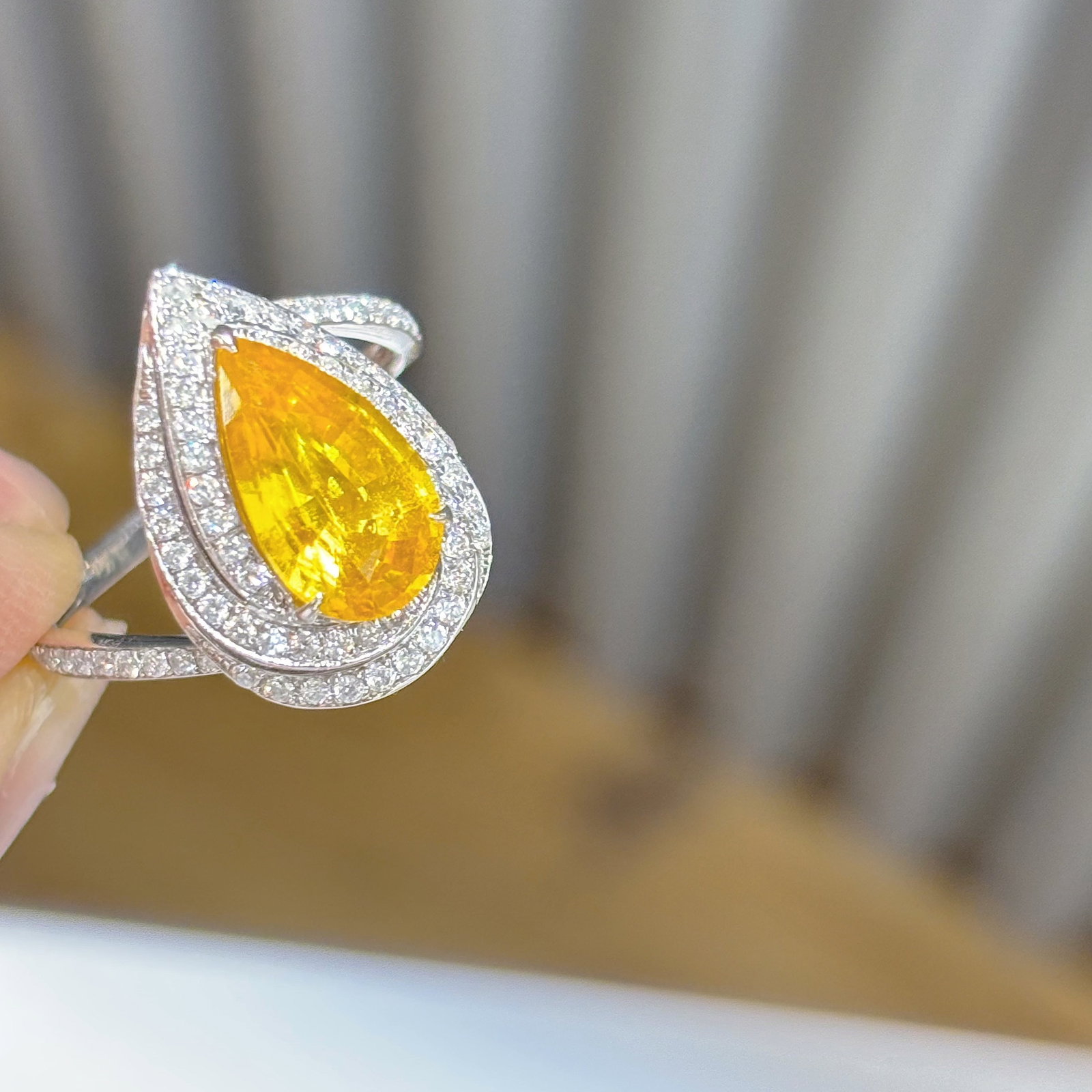 14k Gold 2.55 Ct Natural Sapphire & Diamond Ring: Ref:230968349 // gold content:14k gold // ring size:7. 25us // // main gemstone:sapphire // shape:pear // carat weight:2. 55ct // color:yellow // treatment:natural // // adjacent gemstone 2 : diamond