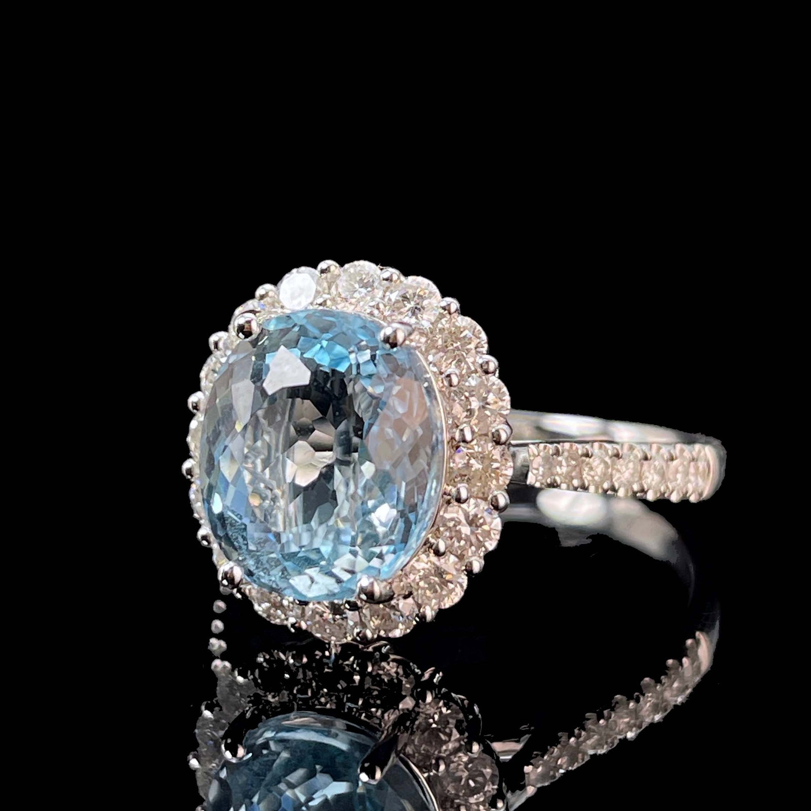 14k Gold 2.80 Ct Natural Aquamarine & Diamond Ring - 2
