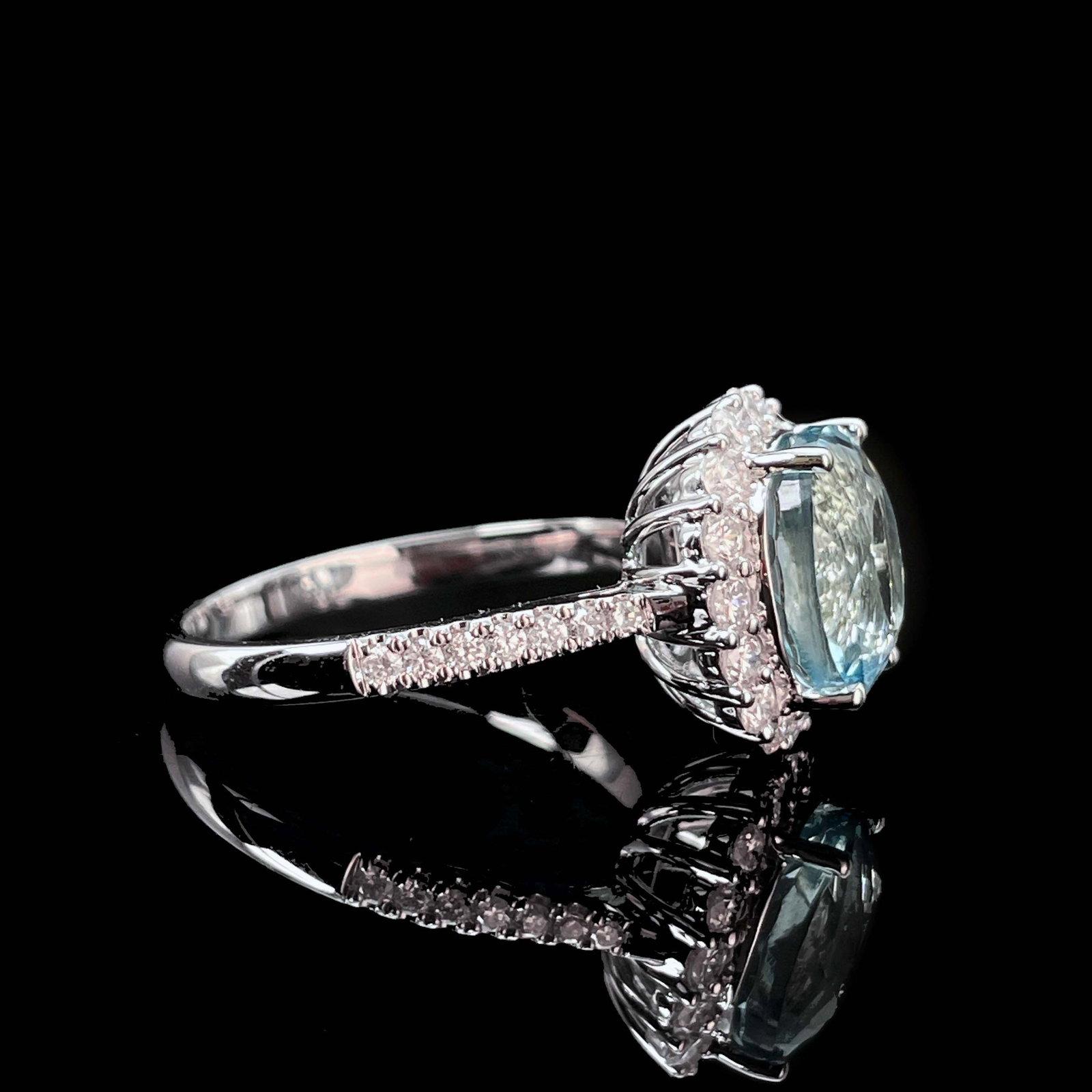 14k Gold 2.80 Ct Natural Aquamarine & Diamond Ring - 3