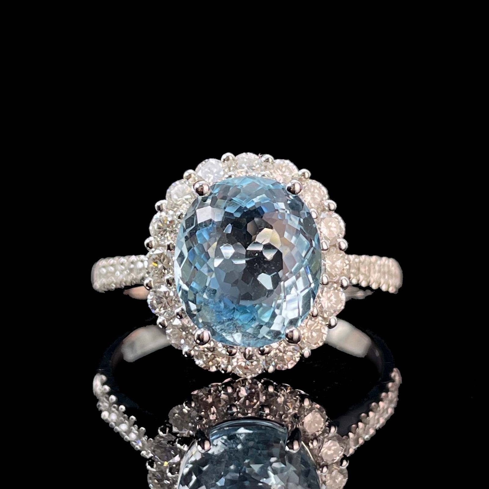 14k Gold 2.80 Ct Natural Aquamarine & Diamond Ring - 4
