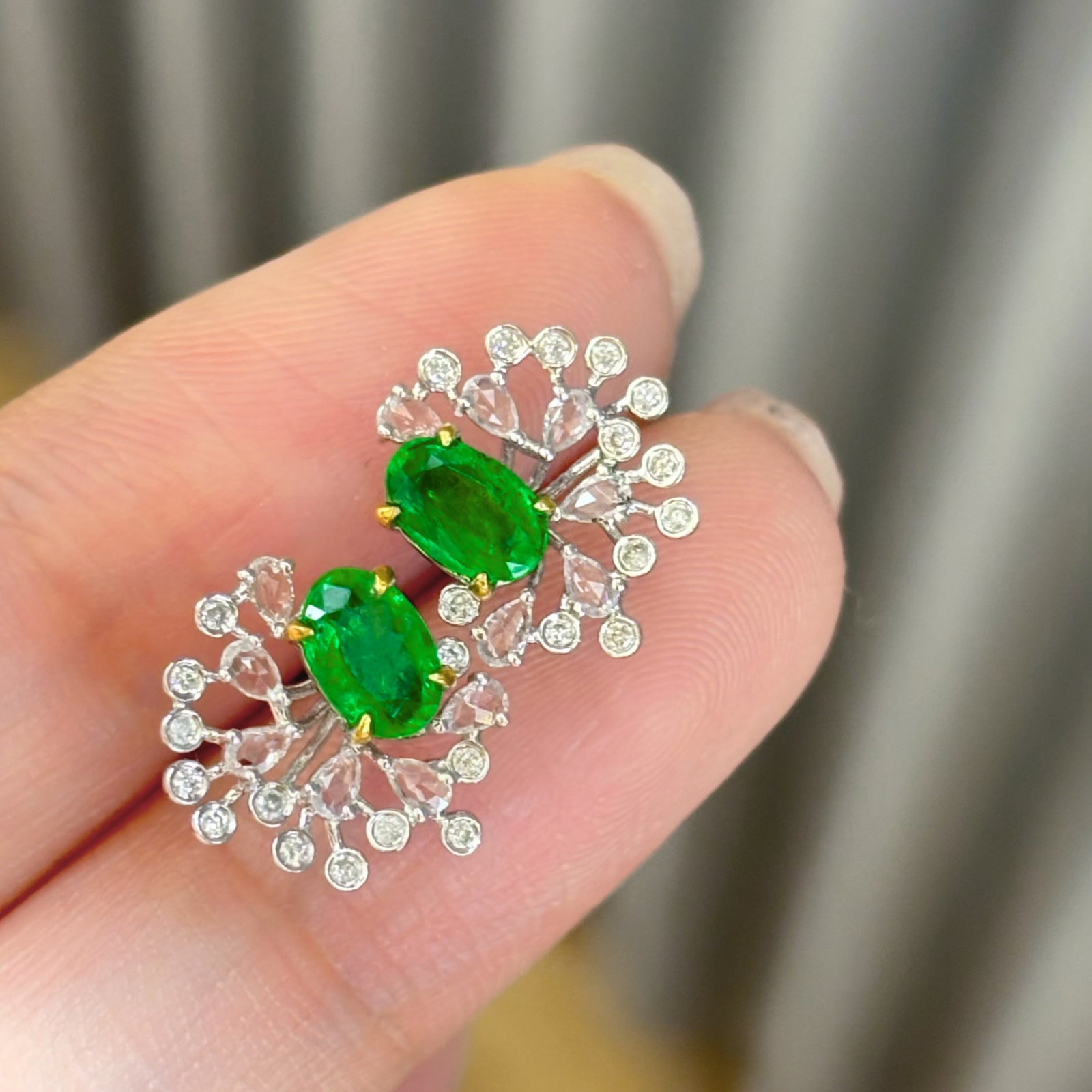 14k Gold 0.8 Ct Vivid Green Natural Emerald & Diamond & Sapphire Earrings: Ref:230968354 // gold content:14k gold // main gemstone:emerald // shape:oval // carat weight:0. 8ct // color:vivid green // treatment:natural // // adjacent gemstone 2 : diamond // shape:round //
