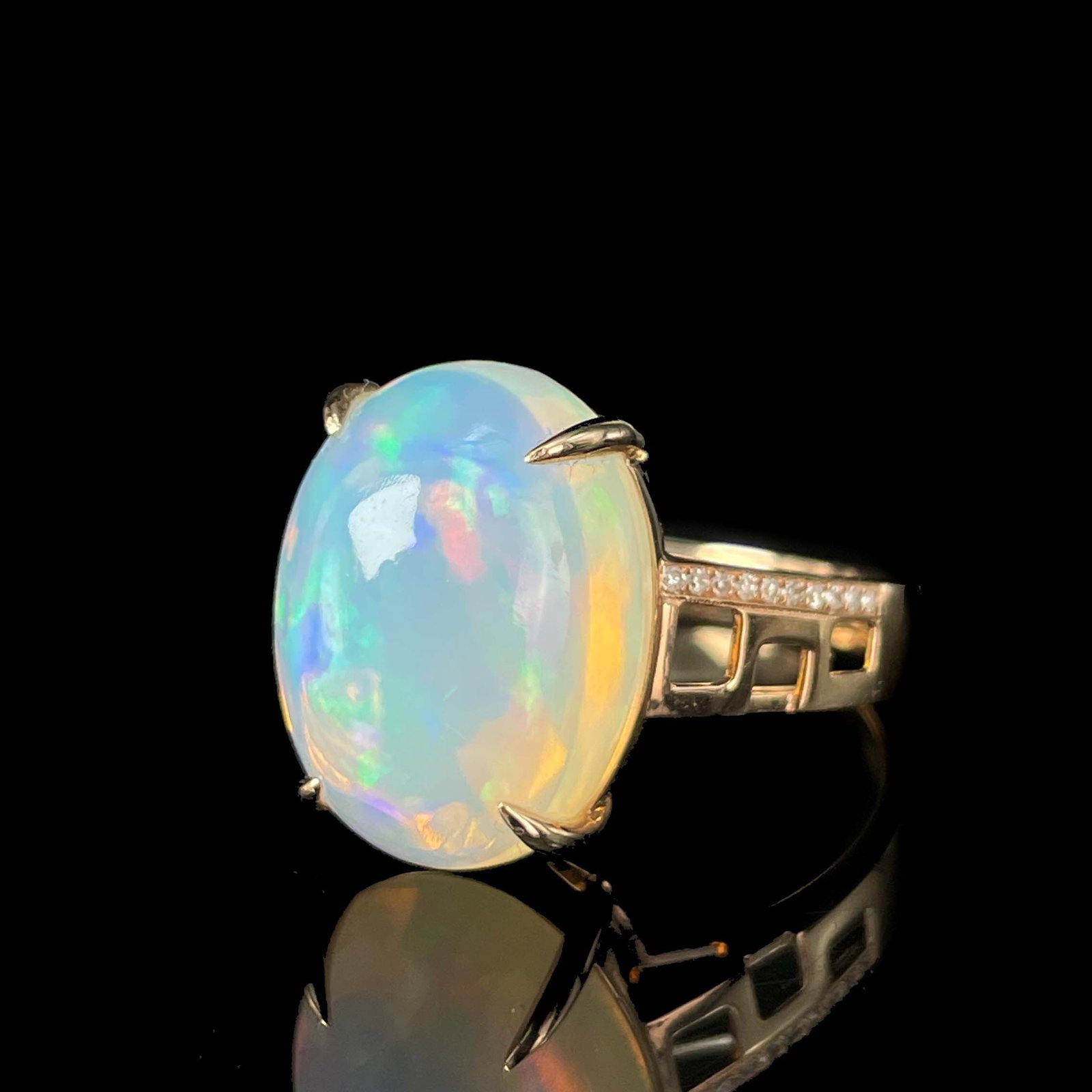 14k Gold 7.1 Ct Natural Opal & Diamond Ring - 4