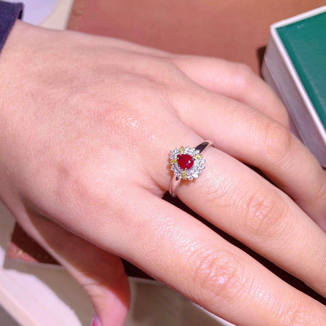 14k Gold 0.62 Ctw Natural Ruby & Diamond Ring - 4