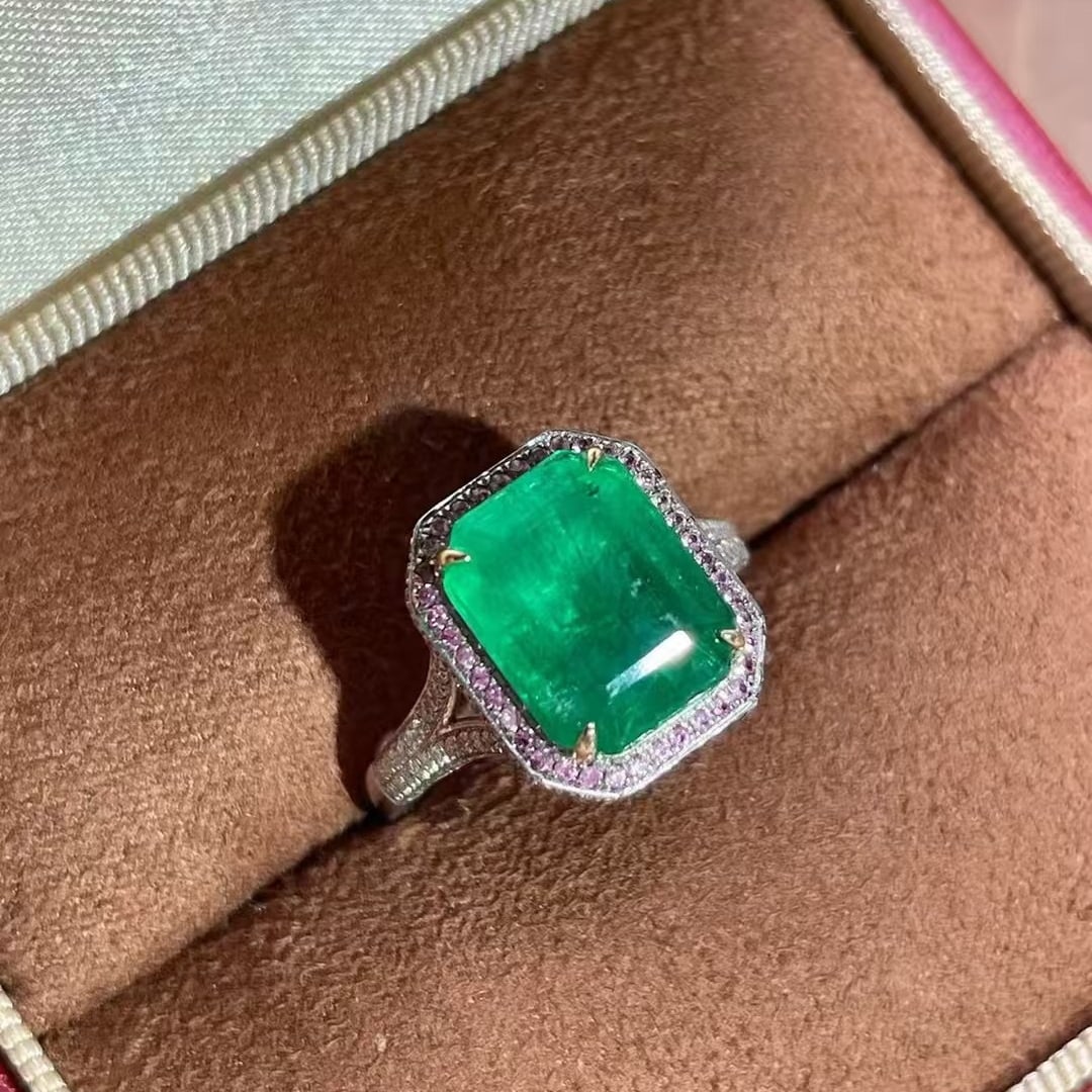14k Gold 4.5 Ct Natural Emerald & Diamond & Sapphire Ring: Ref:230969124 // gold content:14k gold // ring size:7. 25us // // main gemstone:emerald // shape:octagonal // carat weight:4. 5ct // color:green // treatment:natural // // adjacent gemstone 2 : diamon