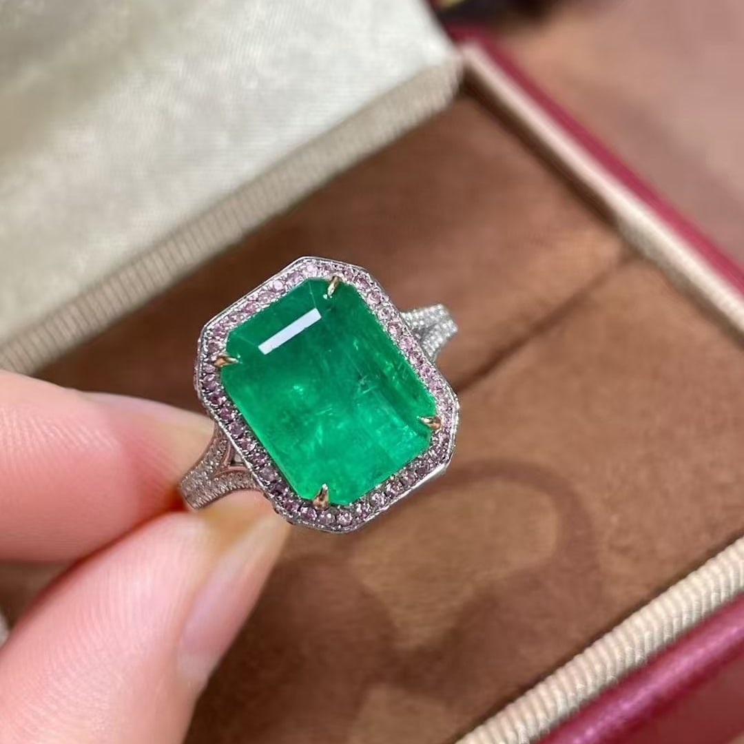 14k Gold 4.5 Ct Natural Emerald & Diamond & Sapphire Ring - 2