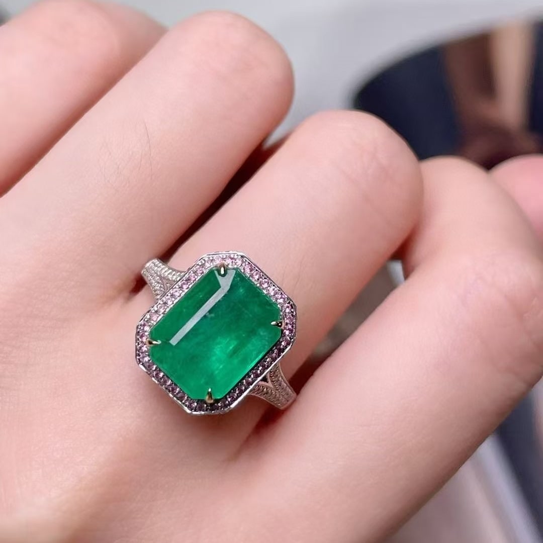 14k Gold 4.5 Ct Natural Emerald & Diamond & Sapphire Ring - 3