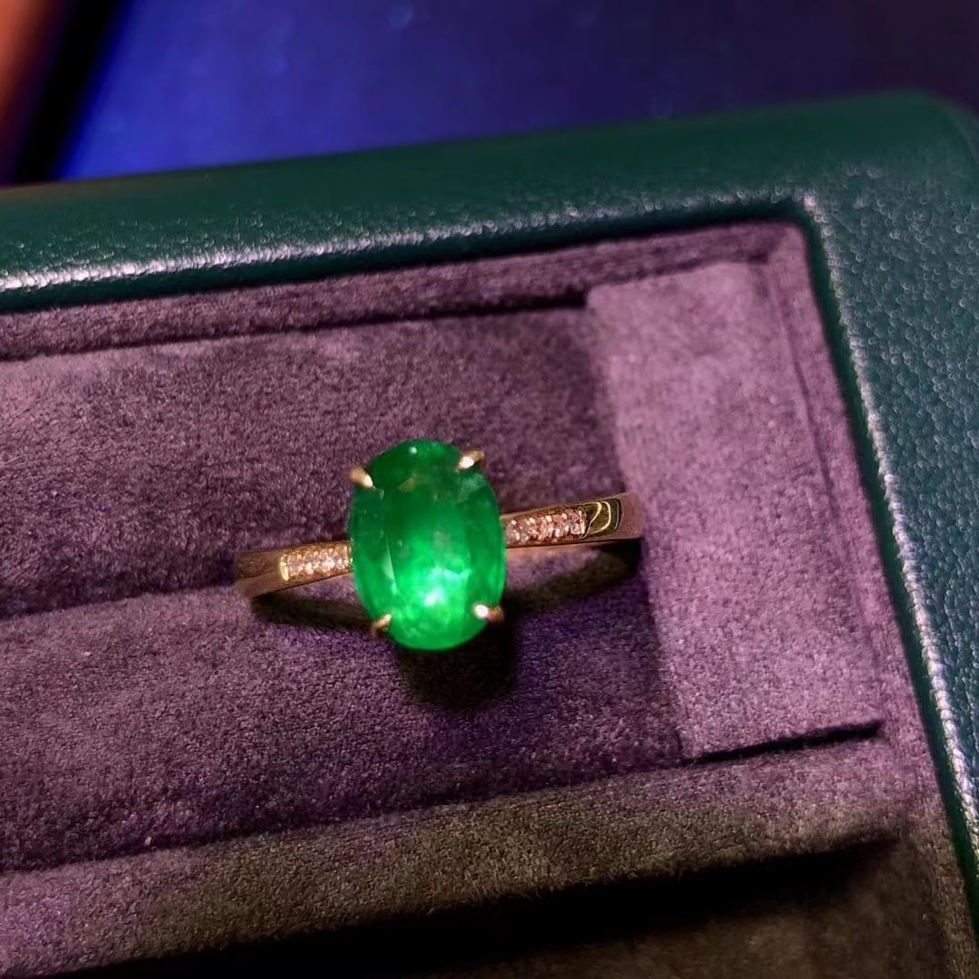 14k Gold 0.89 Ctw Vivid Green Natural Emerald & Diamond Ring - 2