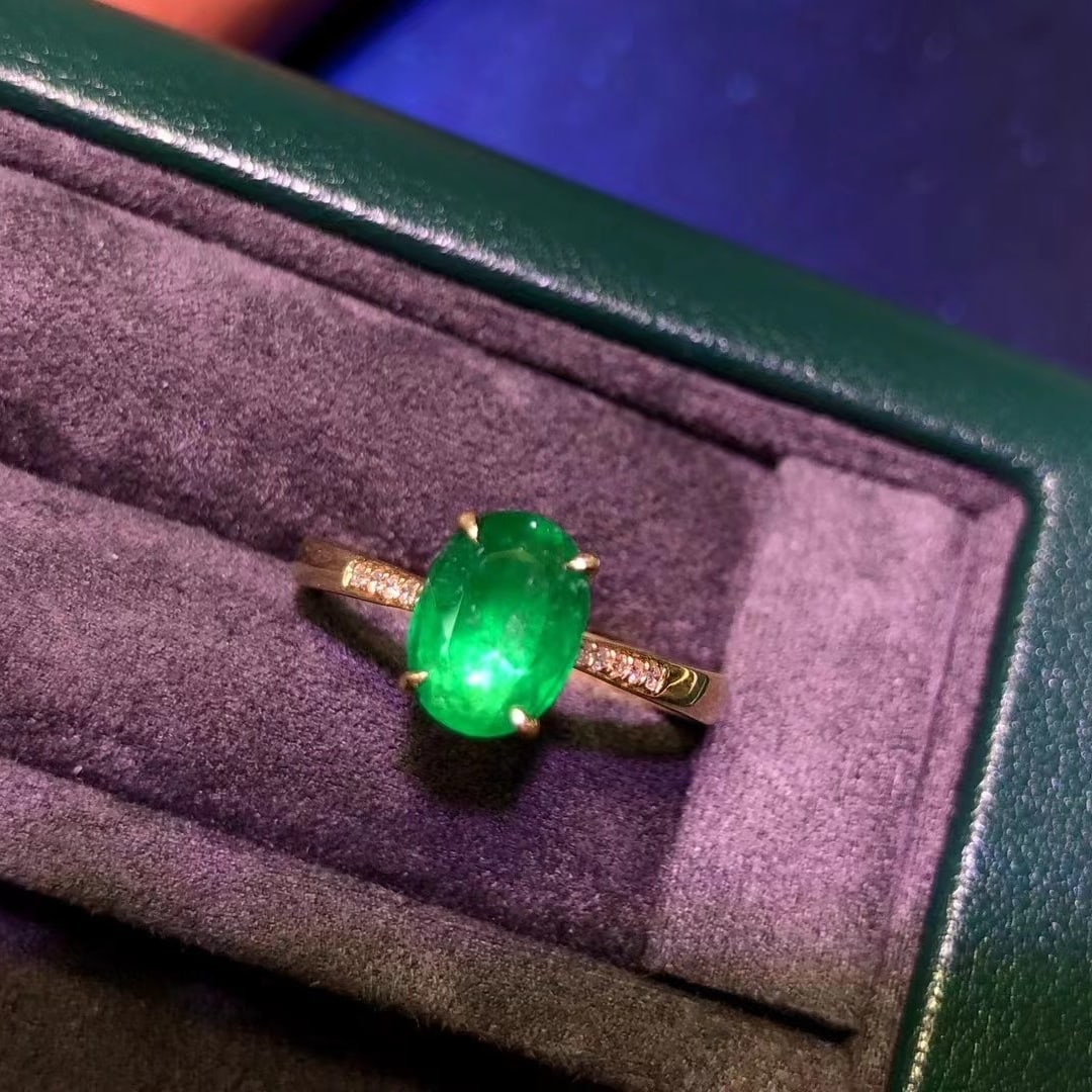 14k Gold 0.89 Ctw Vivid Green Natural Emerald & Diamond Ring - 6