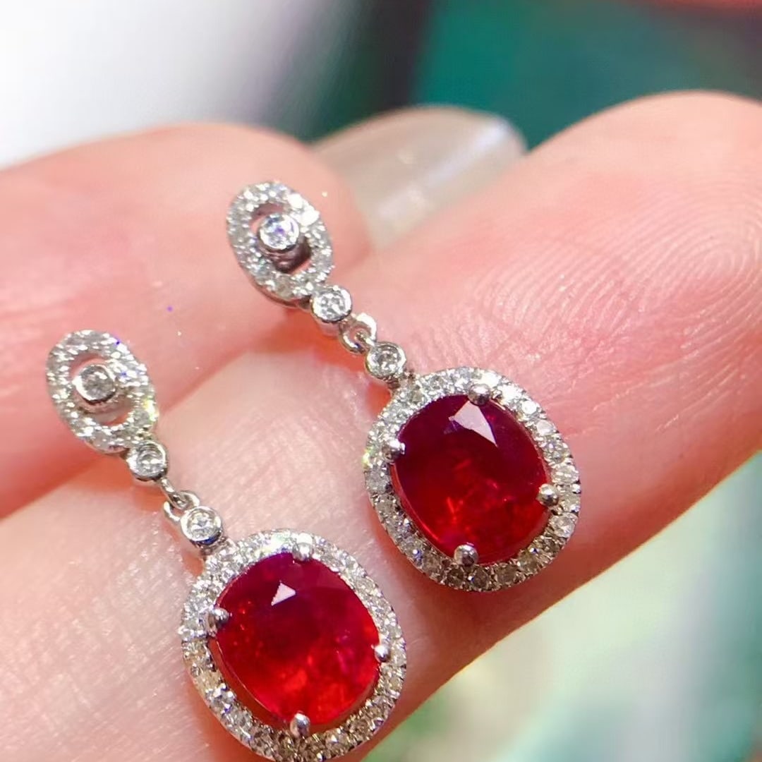 14k Gold 1.71 Ctw Natural Ruby & Diamond Earrings: Ref:230969150 // gold content:14k gold // main gemstone:ruby // shape:oval // carat weight:1. 4ct // color:pigeonblood red // treatment:natural // // adjacent gemstone 2 : diamond // shape:round //