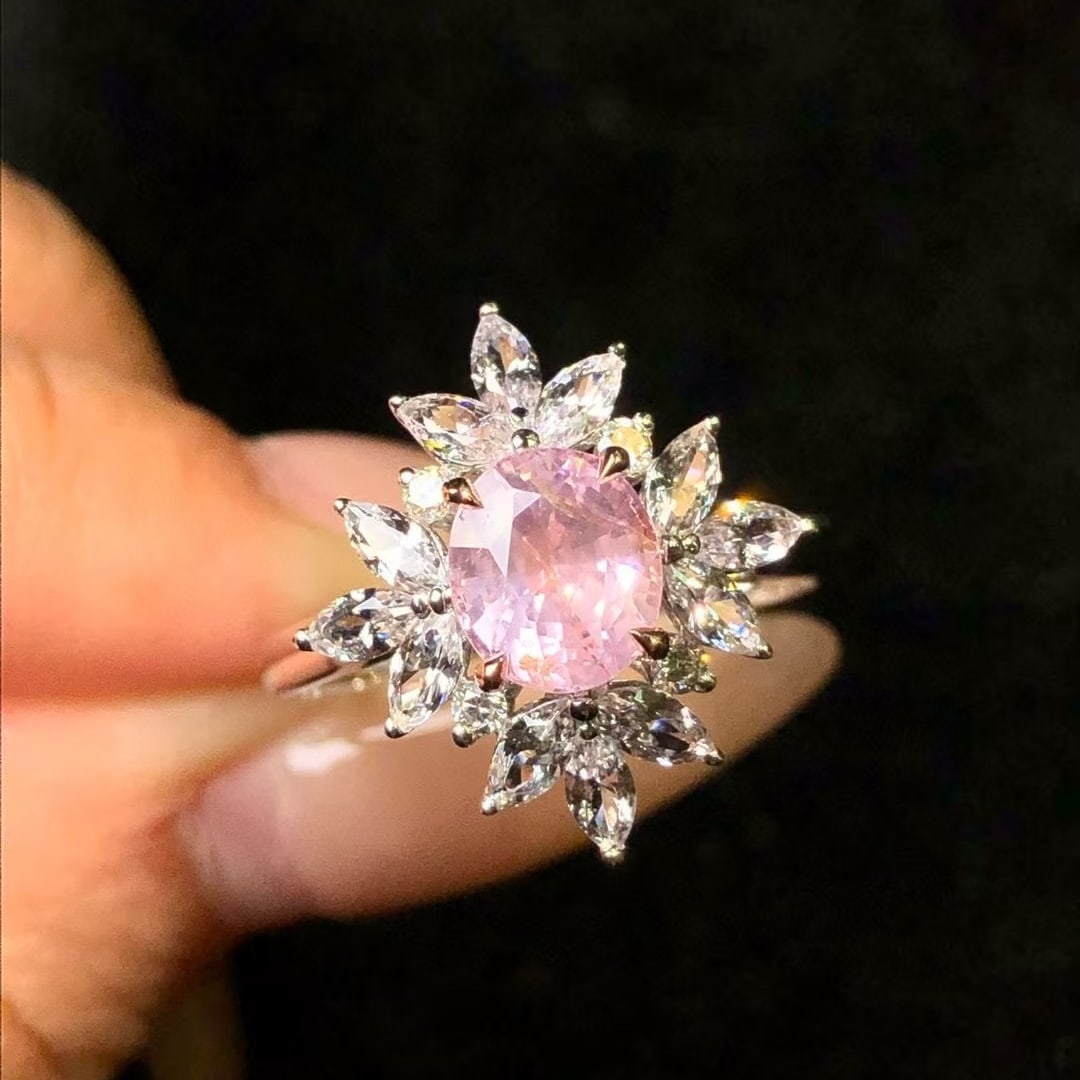 14k Gold 1.82 Ctw Natural Padparadscha Sapphire & Diamond Ring: Ref:230969140 // gold content:14k gold // ring size:7. 25us // // main gemstone:padparadscha sapphire // shape:oval // carat weight:1. 74ct // color:orangish pink // treatment:natural // // adjacent