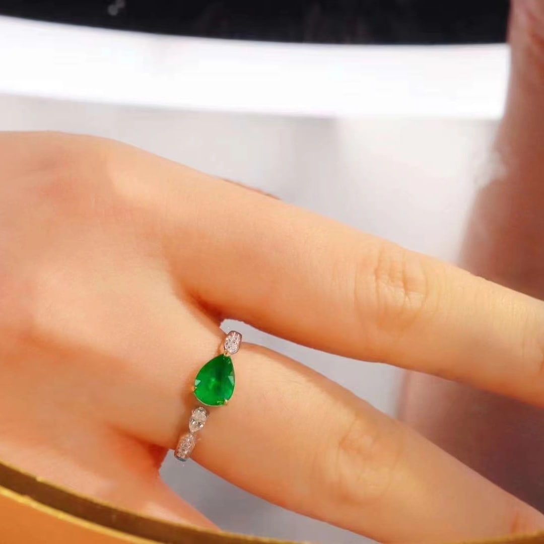 14k Gold 1.00 Ctw Vivid Green Natural Emerald & Diamond Ring - 3