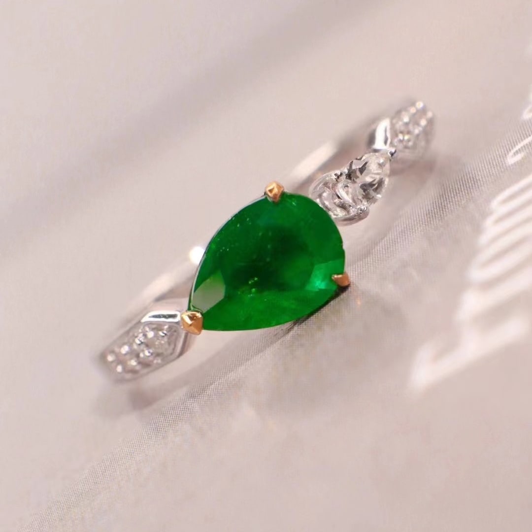 14k Gold 1.00 Ctw Vivid Green Natural Emerald & Diamond Ring - 5
