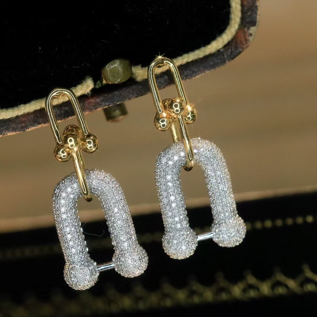 14k Gold 0.9 Ct Natural H Diamond Earrings: Ref:230969007 // gold content:14k gold // main gemstone:diamond // shape:round // carat weight:0. 9ct // clarity grade:vs-si // color:h // treatment:natural // cut grade:g // High Estimate: 7900