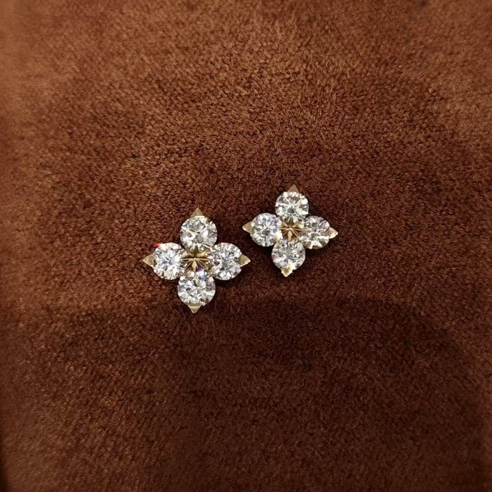 14k Gold 0.8 Ct Natural H Diamond Earrings: Ref:230969053 // gold content:14k gold // main gemstone:diamond // shape:round // carat weight:0. 8ct // clarity grade:vs-si // color:h // treatment:natural // cut grade:g // Low Estimate: 1200