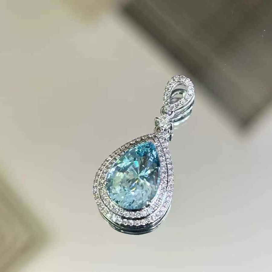 14k Gold 3.21 Ct Natural Aquamarine & Diamond Pendant( Without Chain ): Ref:230969197 // gold content:14k gold // main gemstone:aquamarine // shape:pear // carat weight:3. 21ct // color:santa maria color // treatment:natural // // adjacent gemstone 2 : diamond //