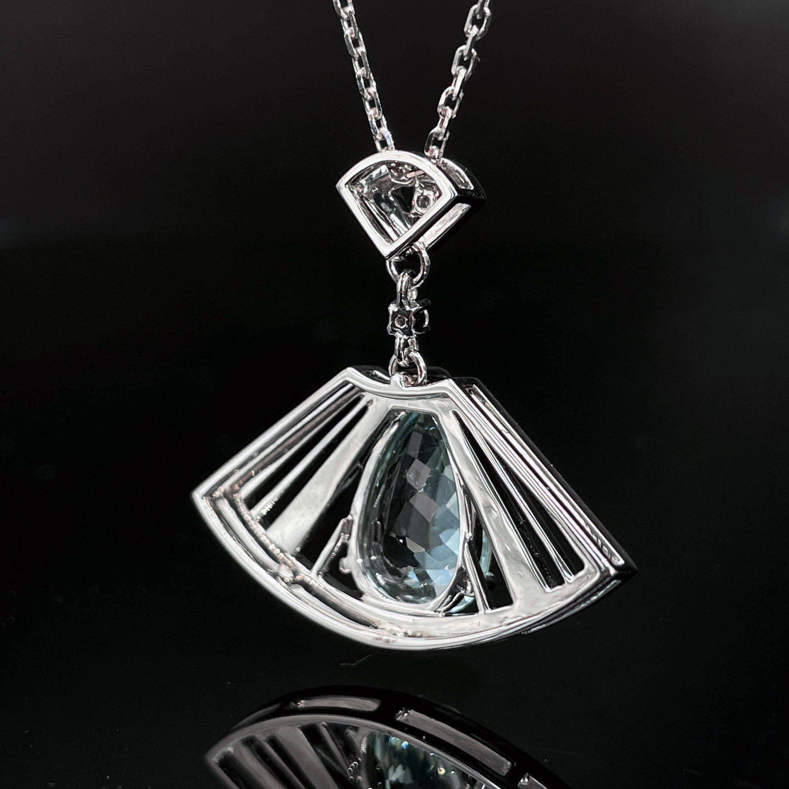 14k Gold 2.12 Ct Natural Aquamarine & Diamond Necklace - 3