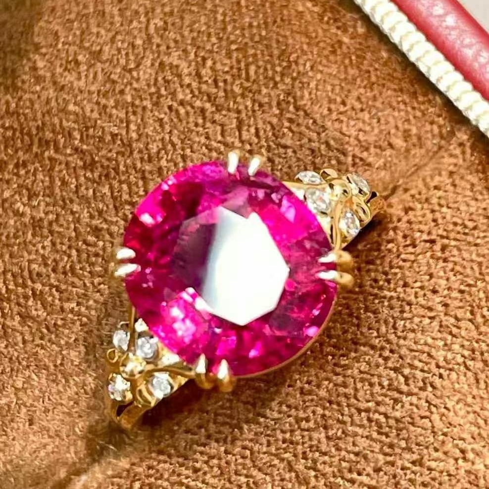 14k Gold 4.18 Ct Natural Tourmaline & Diamond Ring: Ref:230969148 // gold content:14k gold // ring size:7. 25us // // main gemstone:tourmaline // shape:oval // carat weight:4. 18ct // color:red // treatment:natural // // adjacent gemstone 2 : diamond