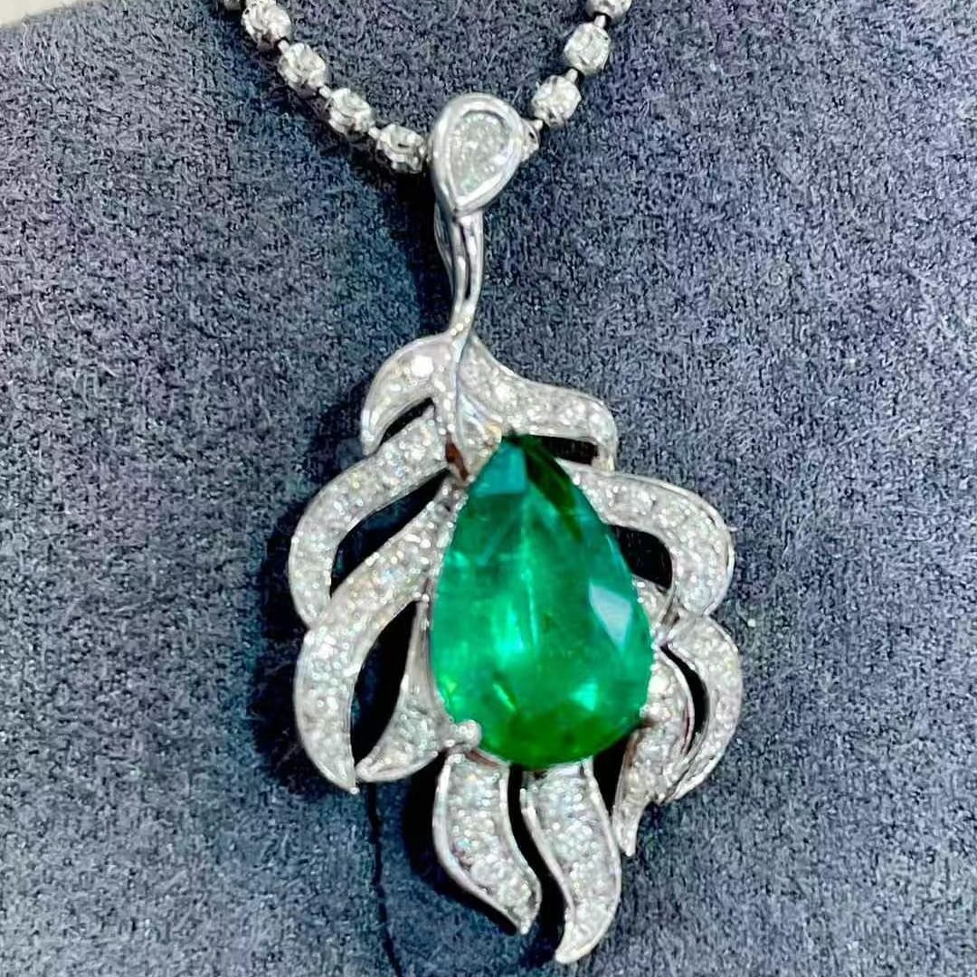 14k Gold 2.05 Ctw Vivid Green Natural Emerald & Diamond Pendant( Without Chain ) - 2