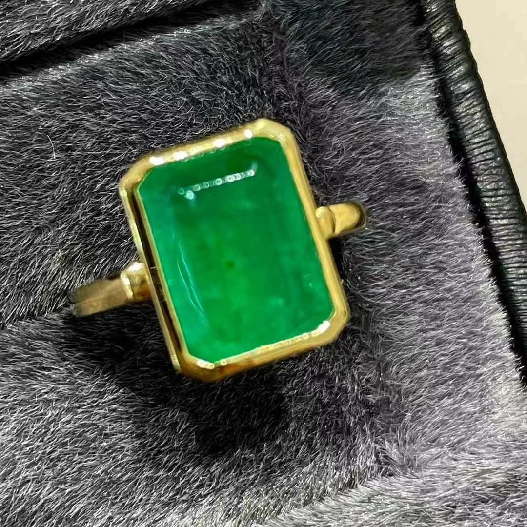 14k Gold 5.32 Ct Natural Emerald Ring: Ref:230969219 // gold content:14k gold // ring size:7. 25us // // main gemstone:emerald // shape:octagonal // carat weight:5. 32ct // color:green // treatment:natural // Condition: New Low Estimate: