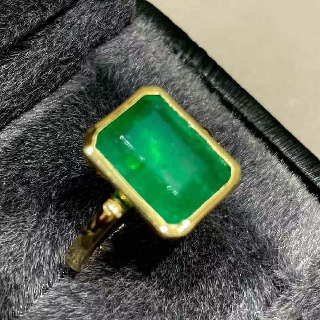 14k Gold 5.32 Ct Natural Emerald Ring - 6