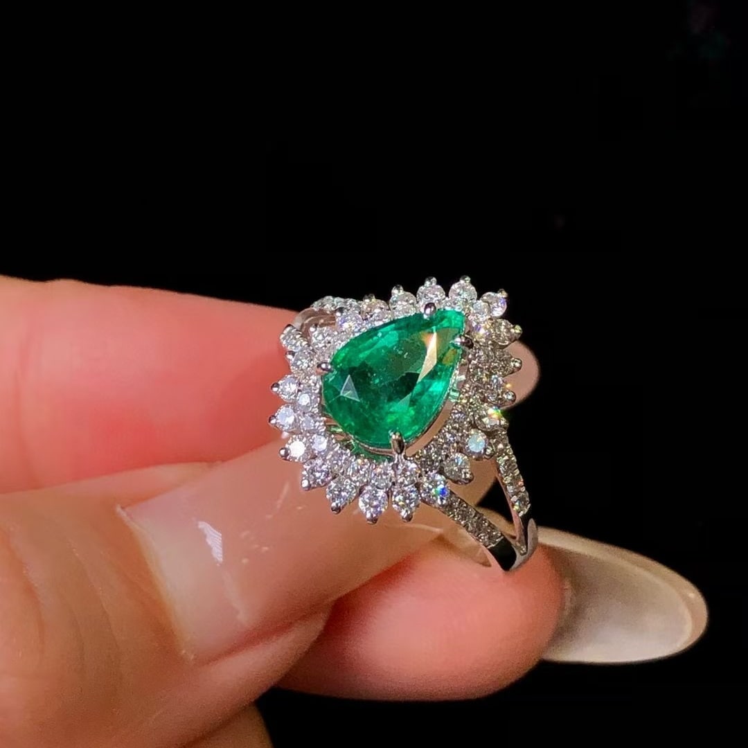 14k Gold 2.03 Ctw Vivid Green Natural Emerald & Diamond Ring - 2
