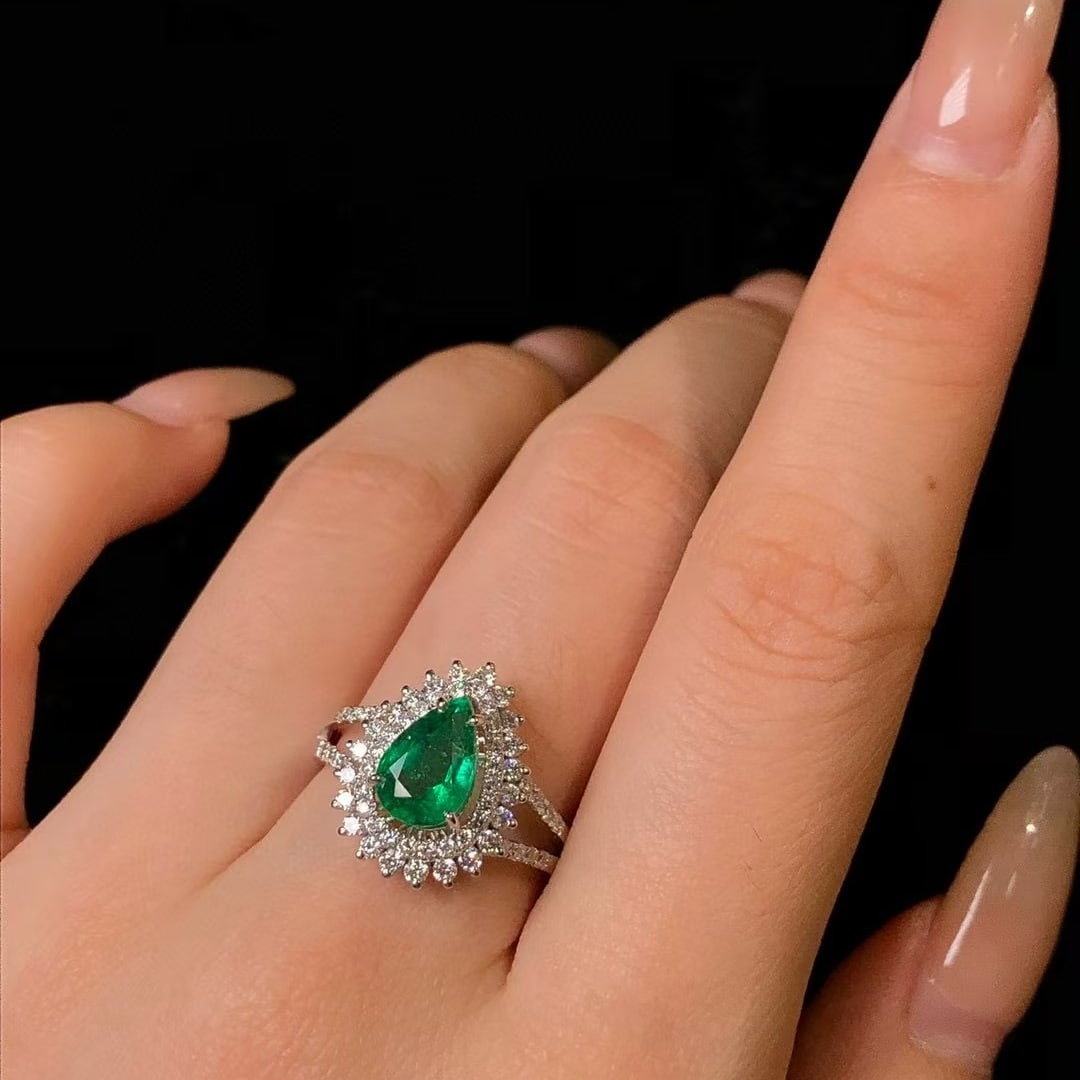 14k Gold 2.03 Ctw Vivid Green Natural Emerald & Diamond Ring - 3