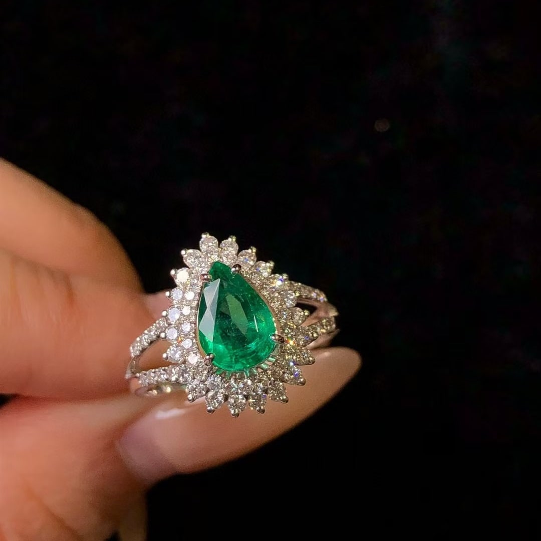 14k Gold 2.03 Ctw Vivid Green Natural Emerald & Diamond Ring - 4