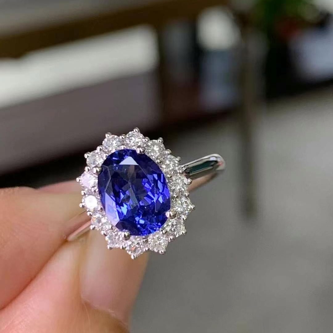 14k Gold 2.14 Ctw Natural Tanzanite & Diamond Ring - 5